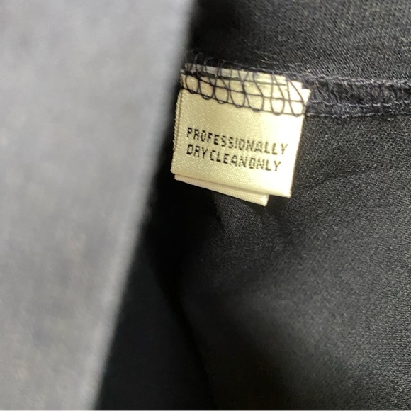 St. John Sport Navy Basic Classic Tee Shirt Embroidered Logo Sz S Petite - Picture 5 of 5